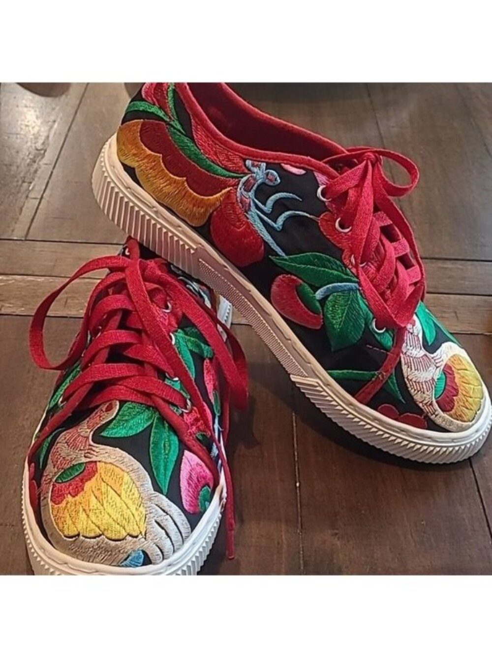 Embroidered Bird & Butterfly Sneakers size 43, US 10.5